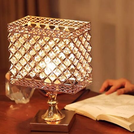Gold crystal table lamp